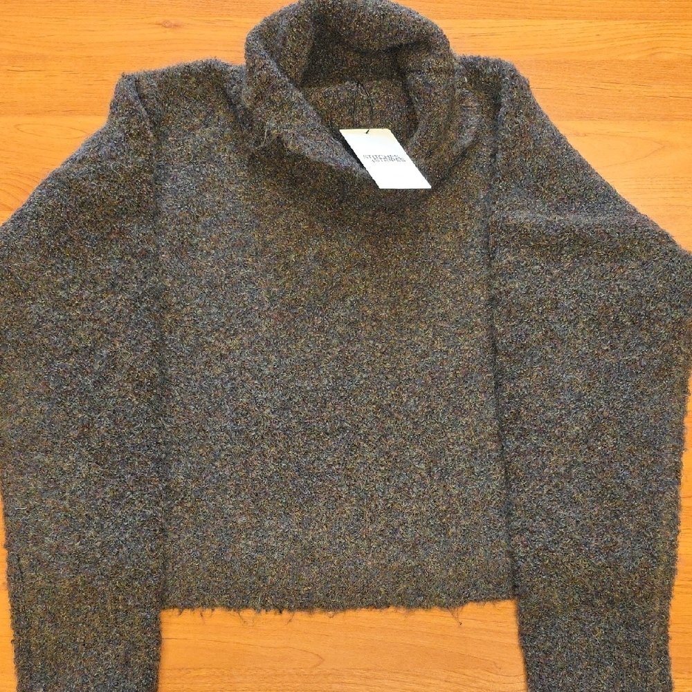 Gray Cowl Neck Sweater with Chunky Knit Texture